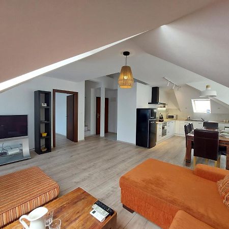 Utulny Apartman V Bratislava 4 Exterior foto