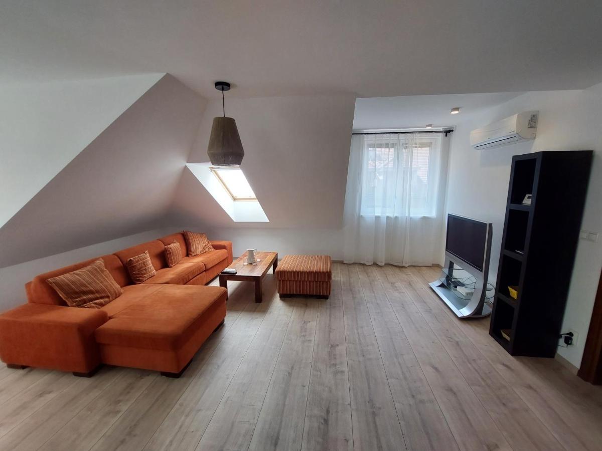 Utulny Apartman V Bratislava 4 Exterior foto